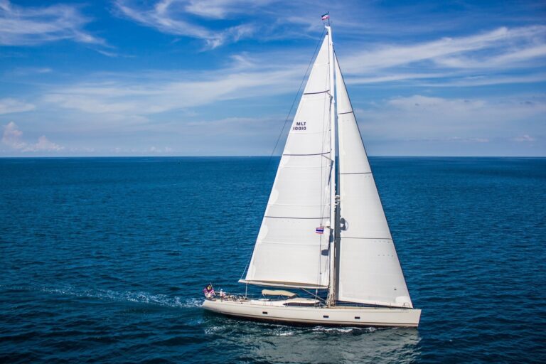 The 30m Yacht ZEFIRO