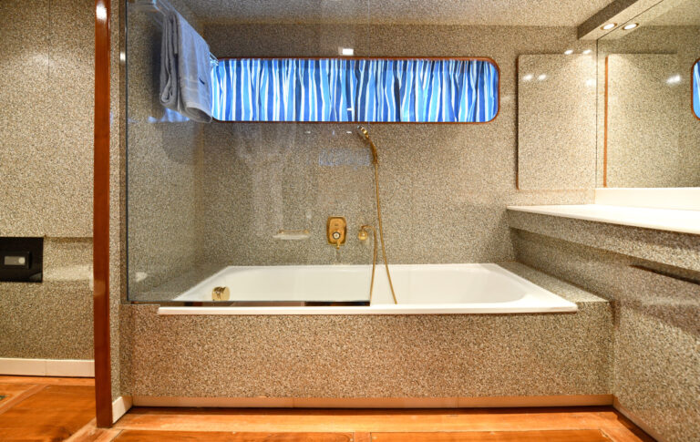 VIP Bathtub