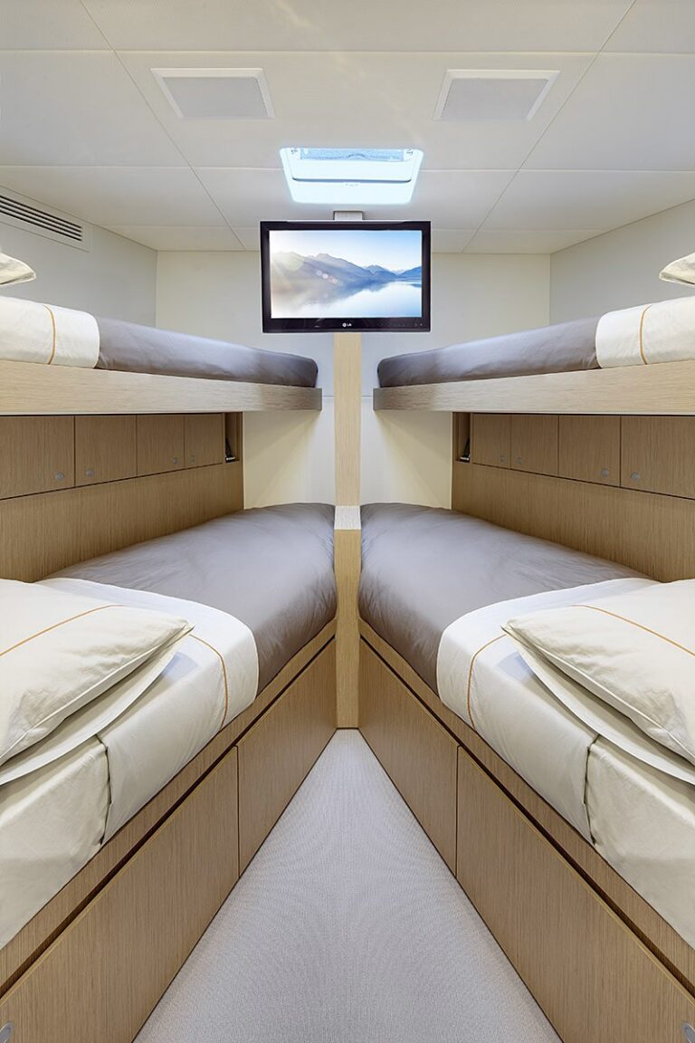 The 31m Yacht BLACK PEARL