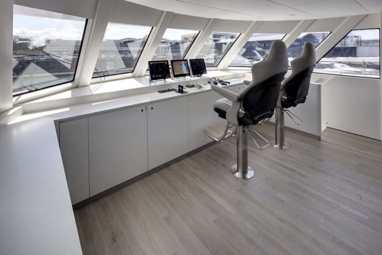The 31m Yacht BLACK PEARL