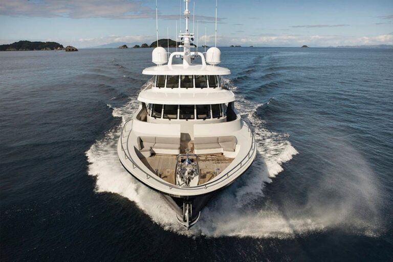 The 31m Yacht BLACK PEARL