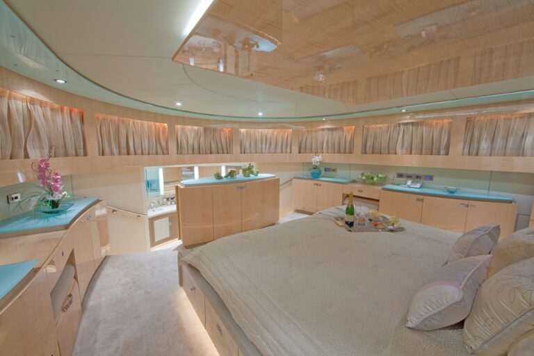 The 31m Yacht DIAMOND GIRL