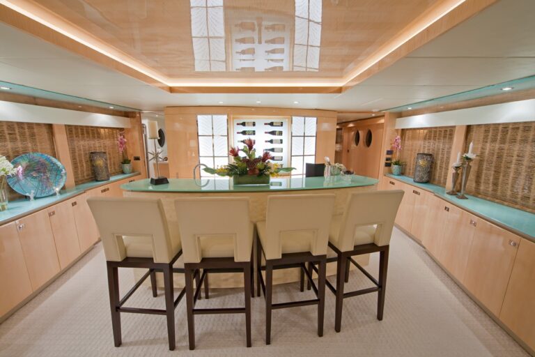 The 31m Yacht DIAMOND GIRL