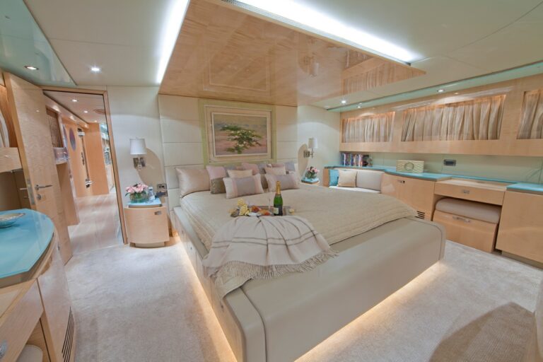The 31m Yacht DIAMOND GIRL