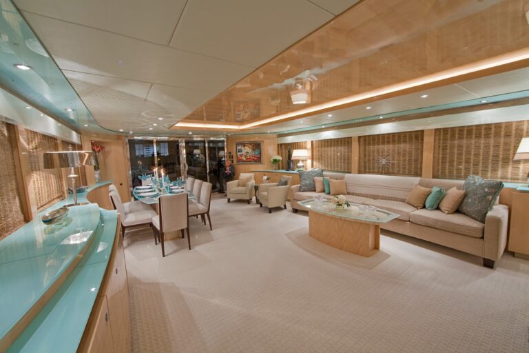 The 31m Yacht DIAMOND GIRL