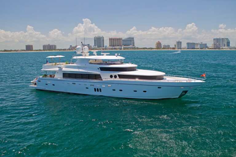 The 31m Yacht DIAMOND GIRL