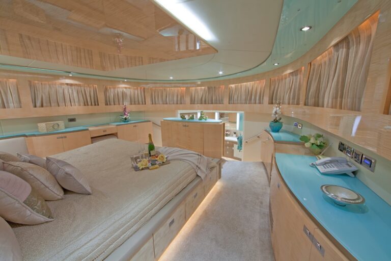 The 31m Yacht DIAMOND GIRL