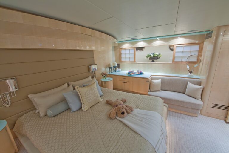 The 31m Yacht DIAMOND GIRL