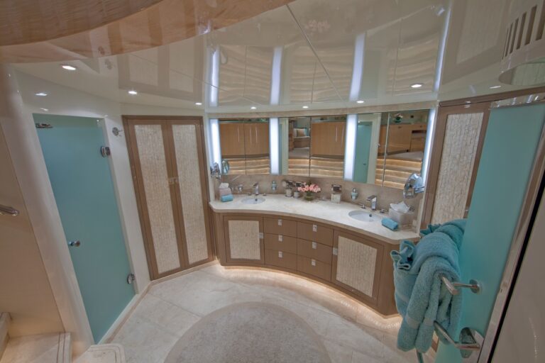 The 31m Yacht DIAMOND GIRL