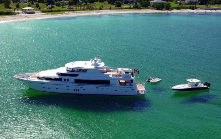 The 31m Yacht JULIA DOROTHY