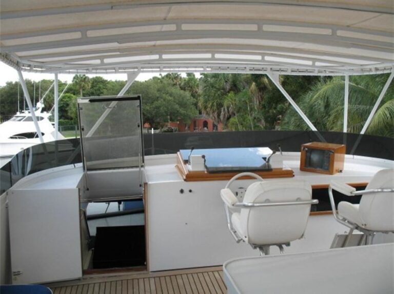 The 31m Yacht LIQUIDITY