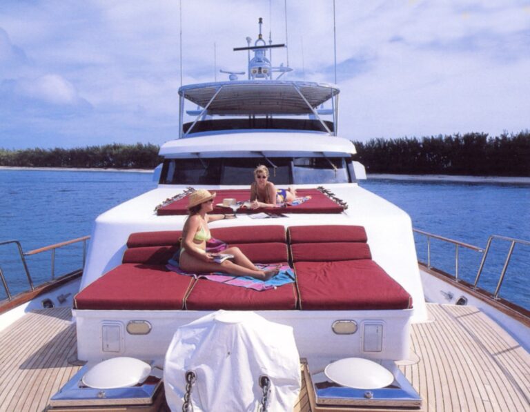 The 31m Yacht LIQUIDITY