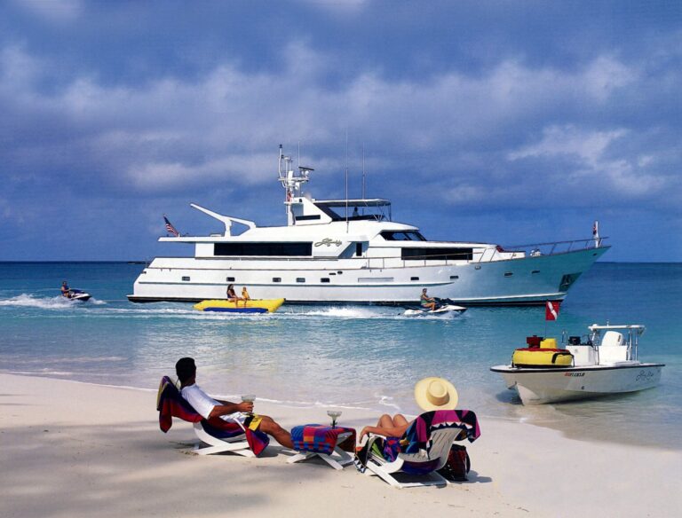 The 31m Yacht LIQUIDITY