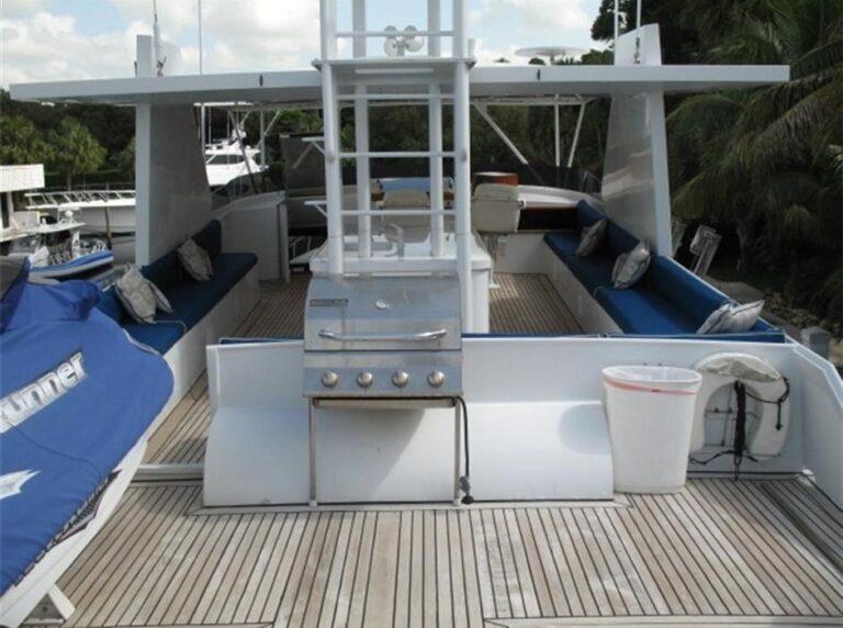 The 31m Yacht LIQUIDITY
