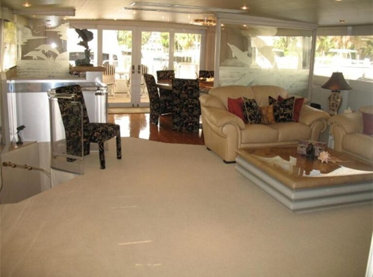 The 31m Yacht LIQUIDITY