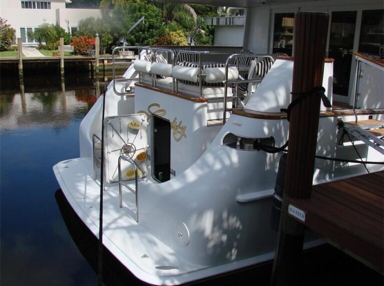 The 31m Yacht LIQUIDITY