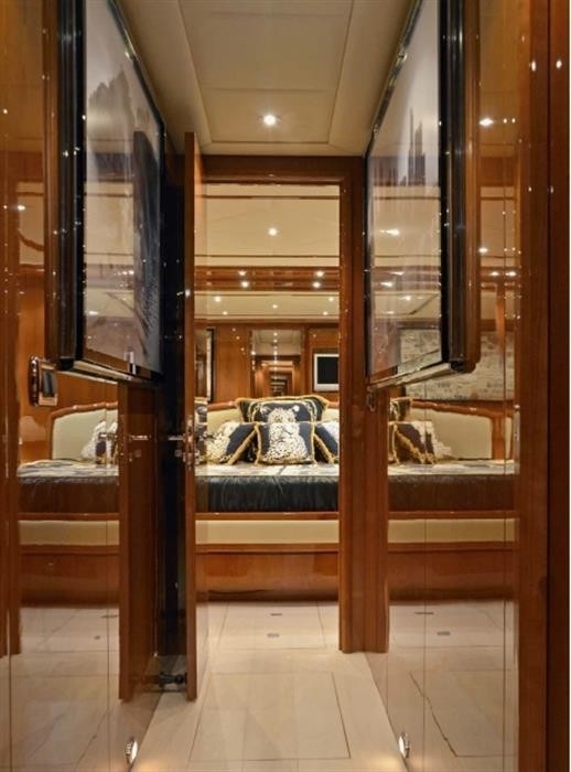 The 31m Yacht MAGIC DREAM