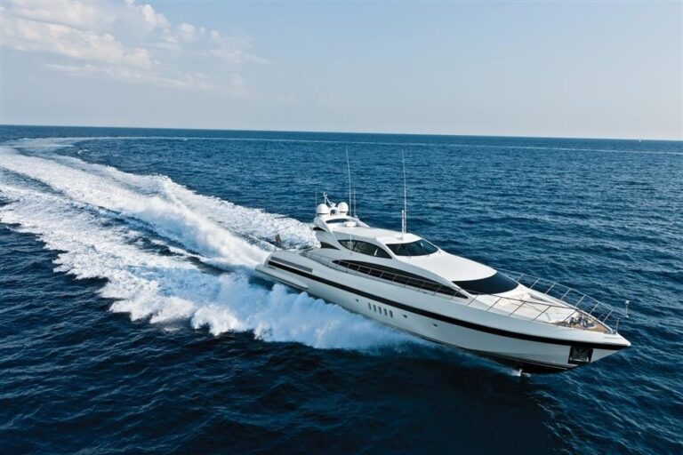 The 31m Yacht MANGUSTA 105