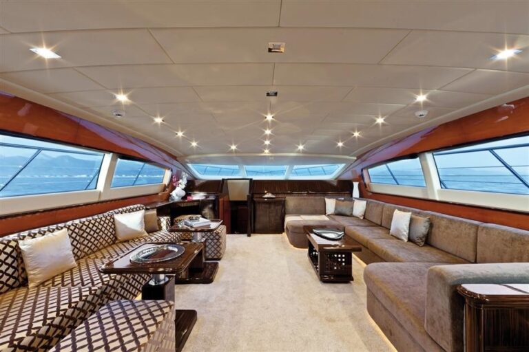 The 31m Yacht MANGUSTA 105