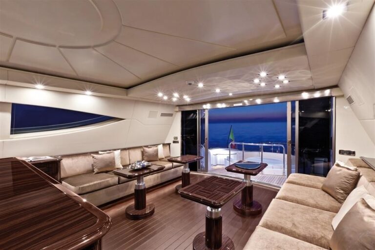 The 31m Yacht MANGUSTA 105