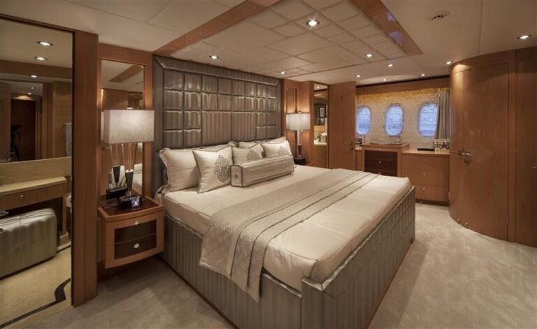 The 31m Yacht MAR AZUL