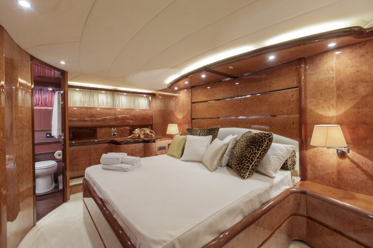 The 31m Yacht SEA JAGUAR