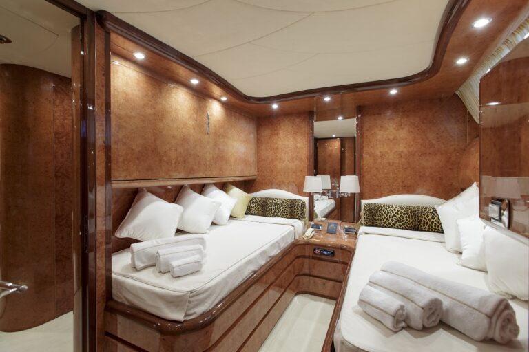 The 31m Yacht SEA JAGUAR