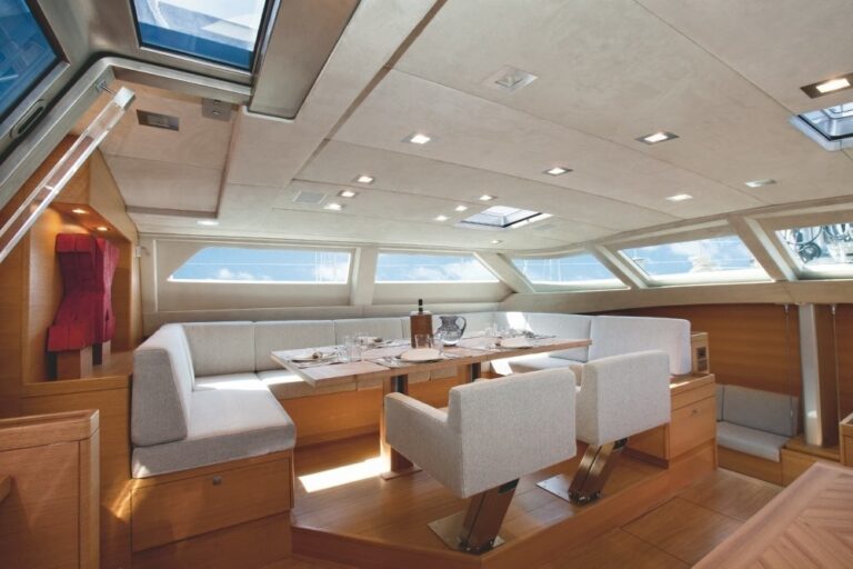 The 31m Yacht XNOI