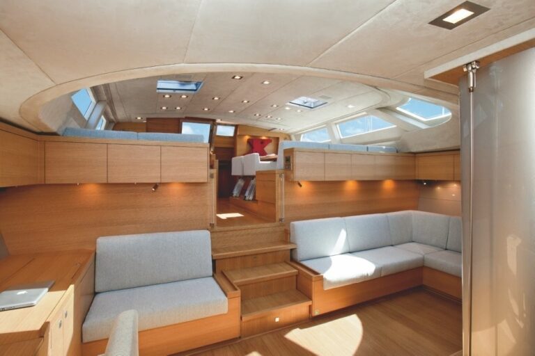 The 31m Yacht XNOI