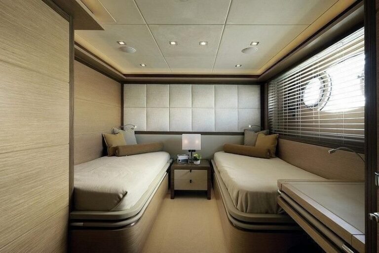 The 32m Yacht AGORA
