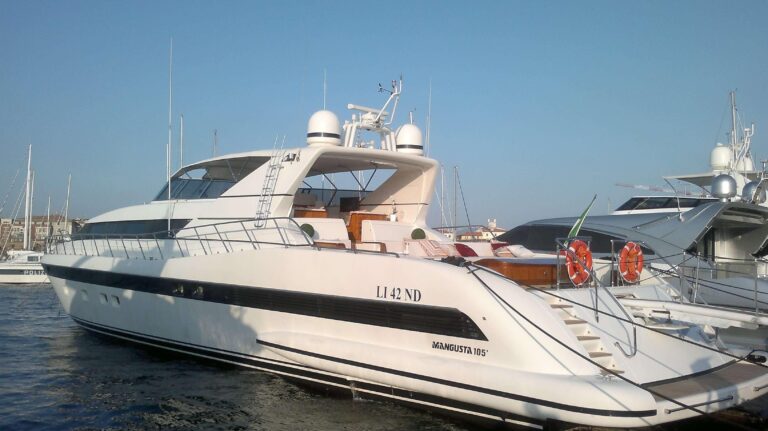 The 32m Yacht ANTARES K