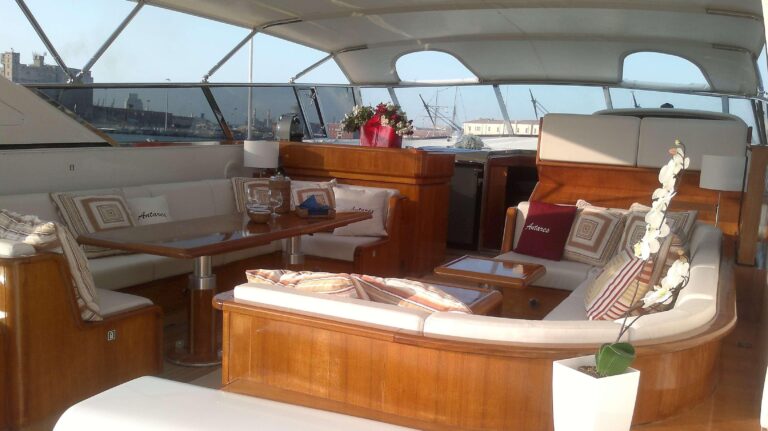 Inside On Yacht ANTARES K