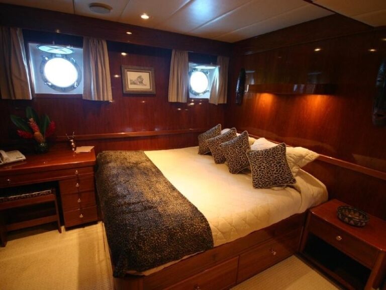 The 32m Yacht ASKARI