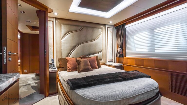 AZIMUT YCG 120'