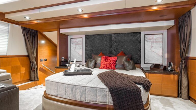 AZIMUT YCG 120'