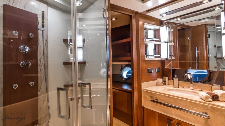 AZIMUT YCG 120'