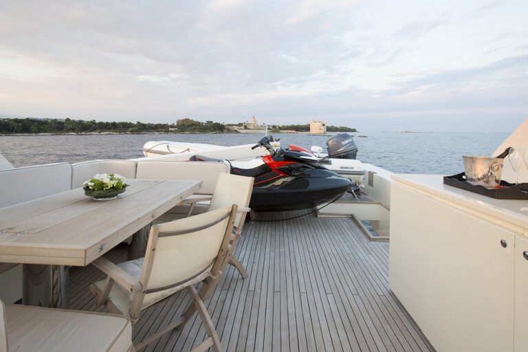 The 32m Yacht CAPPUCCINO