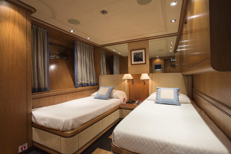 The 32m Yacht CAPPUCCINO