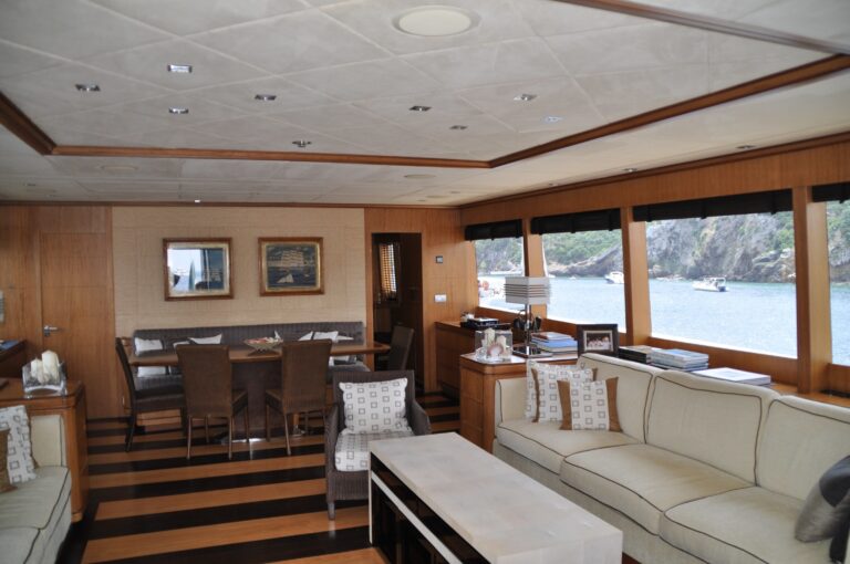 The 32m Yacht CAPPUCCINO