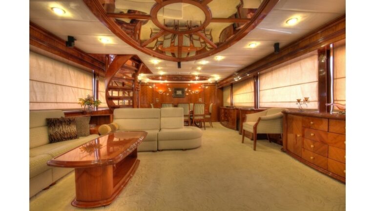 The 32m Yacht DREAM YACHT