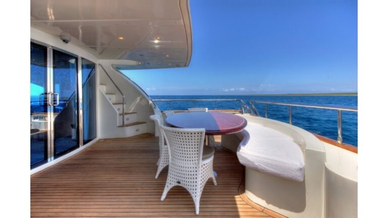 The 32m Yacht DREAM YACHT