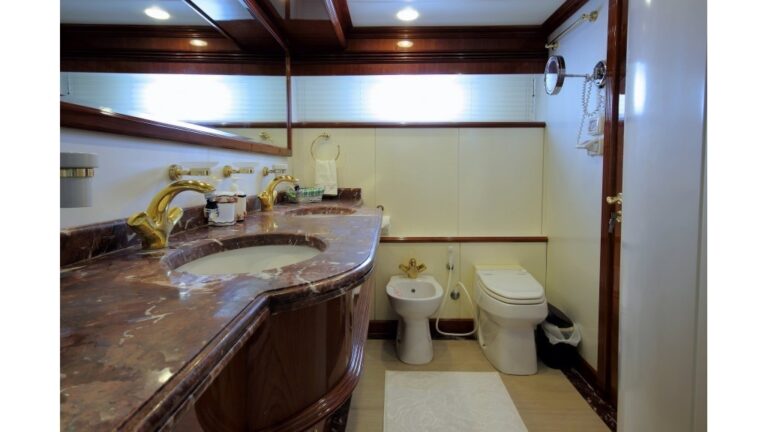 The 32m Yacht DREAM YACHT