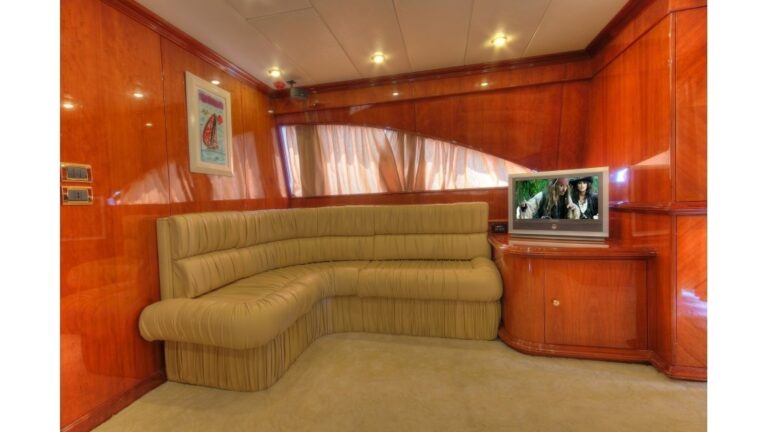The 32m Yacht DREAM YACHT