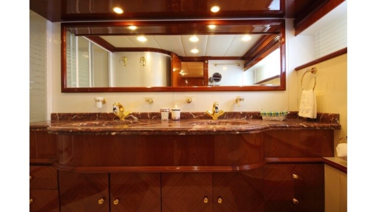 The 32m Yacht DREAM YACHT