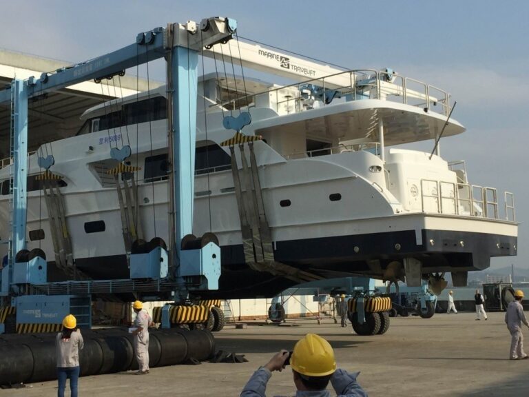 The 32m Yacht GLOBAL 104