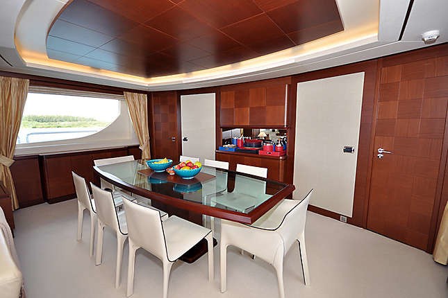 The 32m Yacht LADY CAROLE