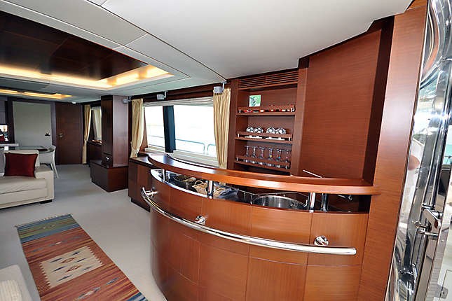 The 32m Yacht LADY CAROLE
