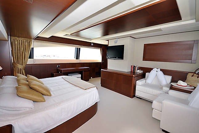 The 32m Yacht LADY CAROLE