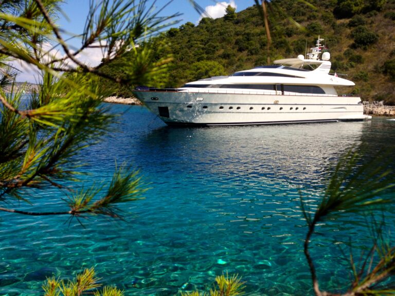 The 32m Yacht LAYAZULA