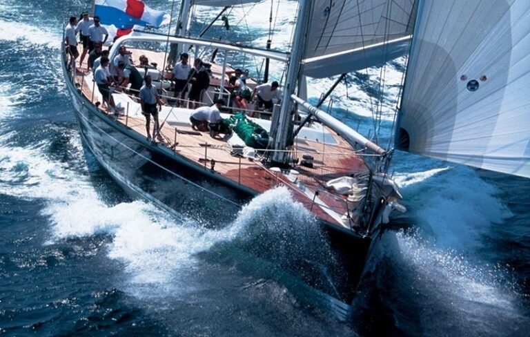 The 32m Yacht NARIIDA
